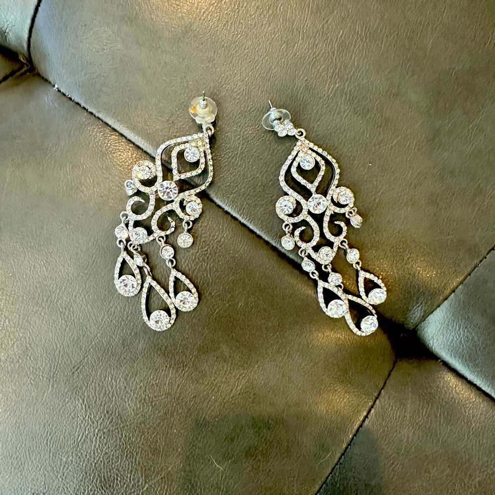 Dangle earrings